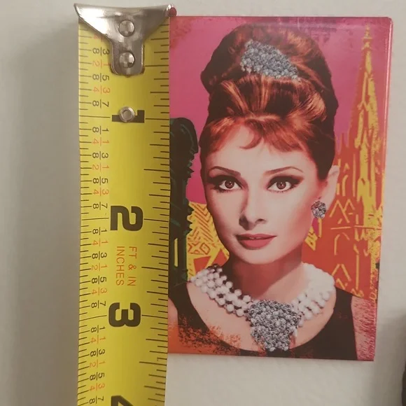 Audrey Hepburn Magnet Set - Picture 3 of 6